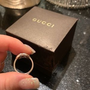 Gucci ring